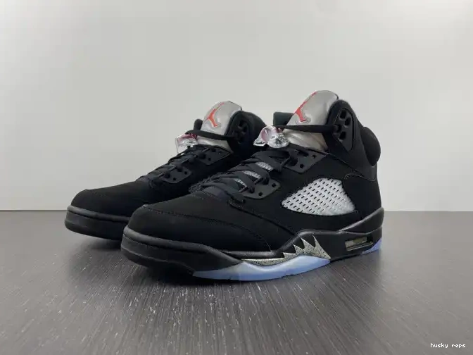 Husky (2016) Retro Jordan 5 Black Metallic 845035-003 0612